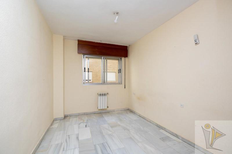 For sale of flat in Granada
