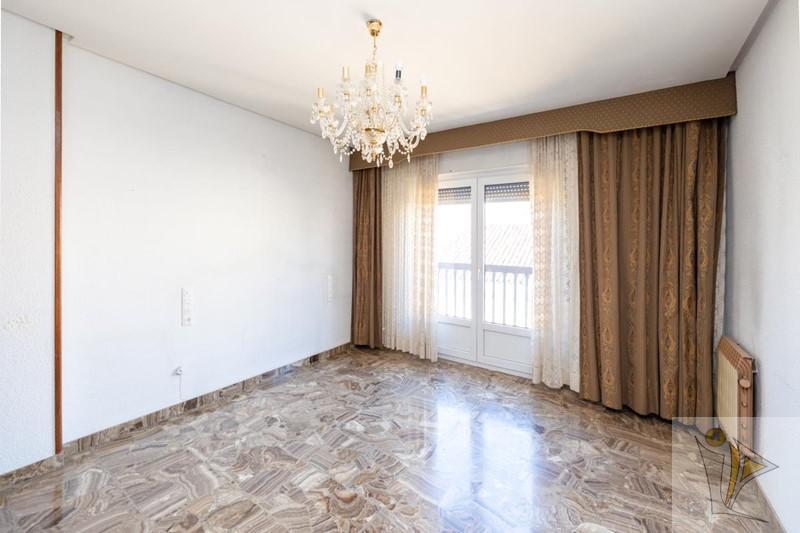 For sale of flat in Granada