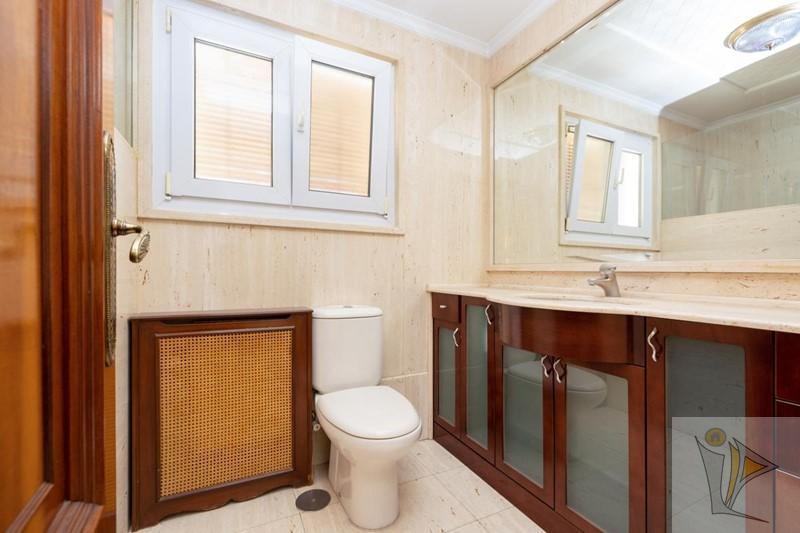 For sale of flat in Granada