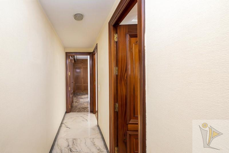 For sale of flat in Granada