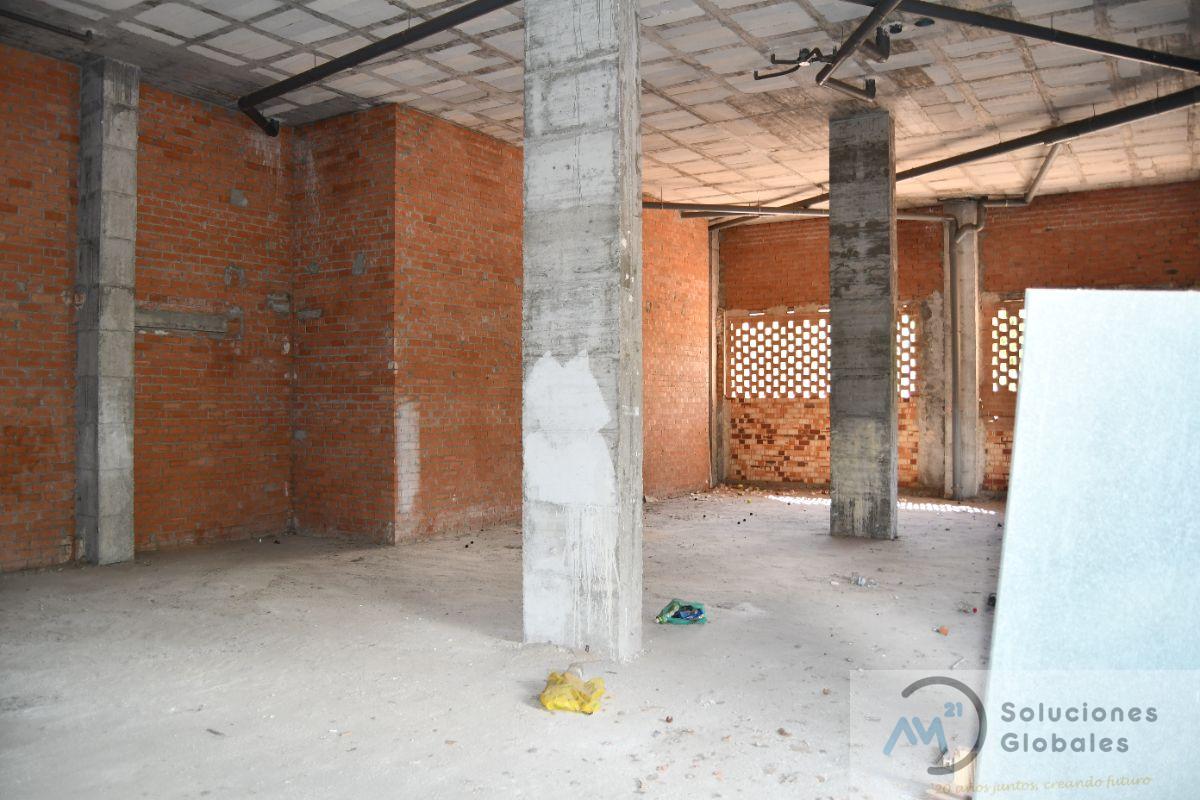 Sprzedaż z local comercial w Estepona