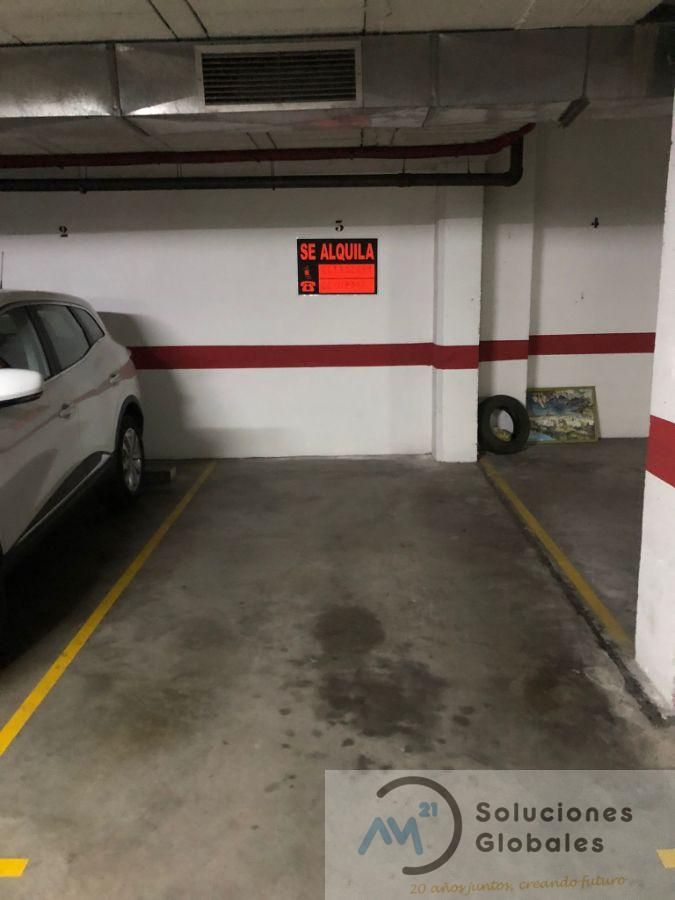 For rent of garage in Estepona
