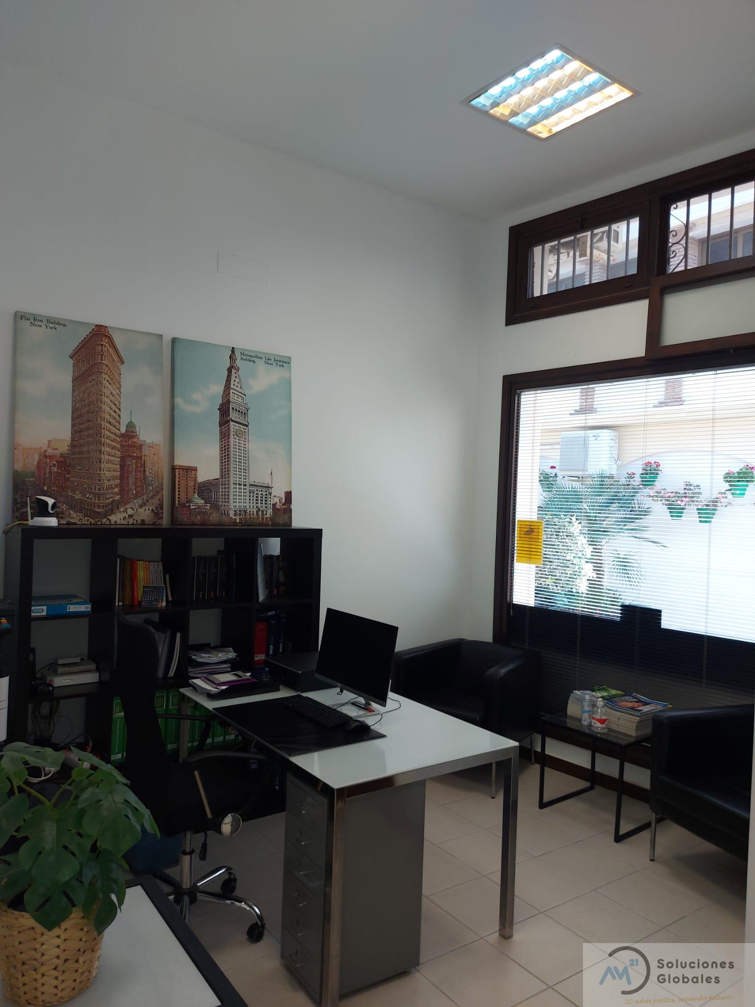 Miete von büro in
 Estepona