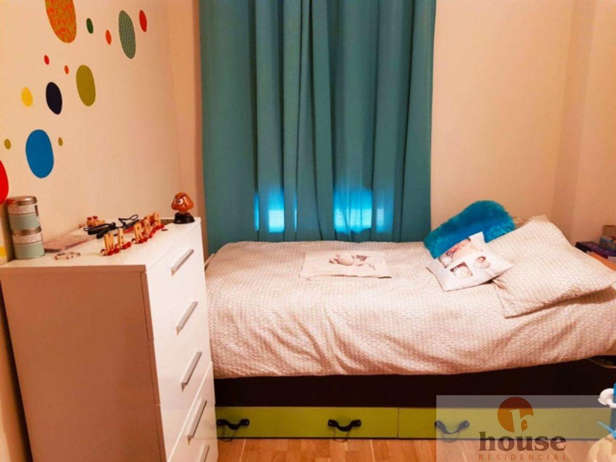 For sale of flat in Córdoba