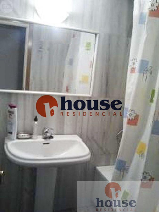 For sale of flat in Córdoba