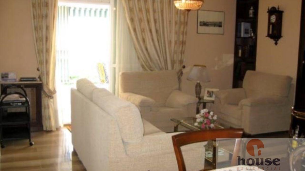 For sale of flat in Córdoba