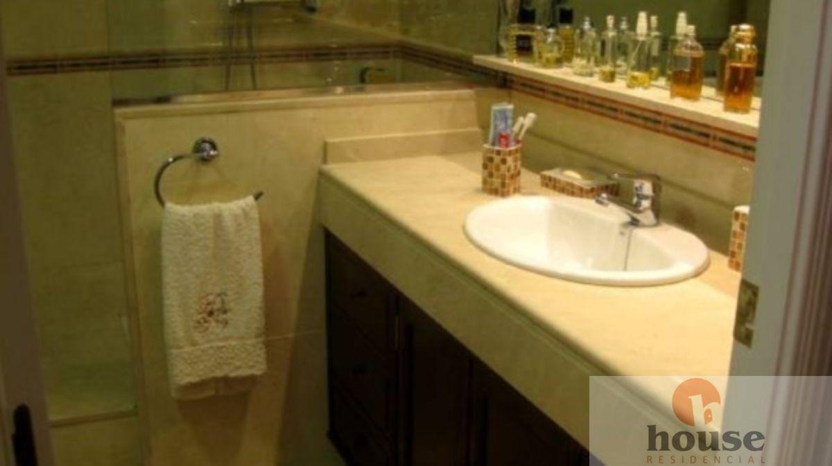 For sale of flat in Córdoba