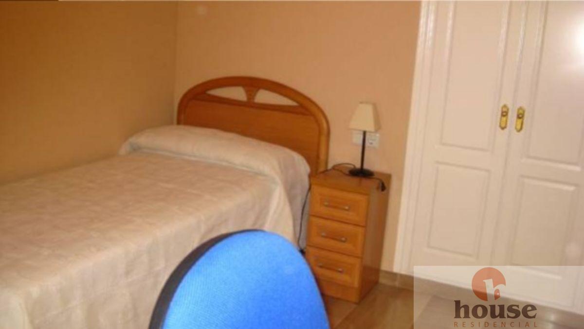 For sale of flat in Córdoba