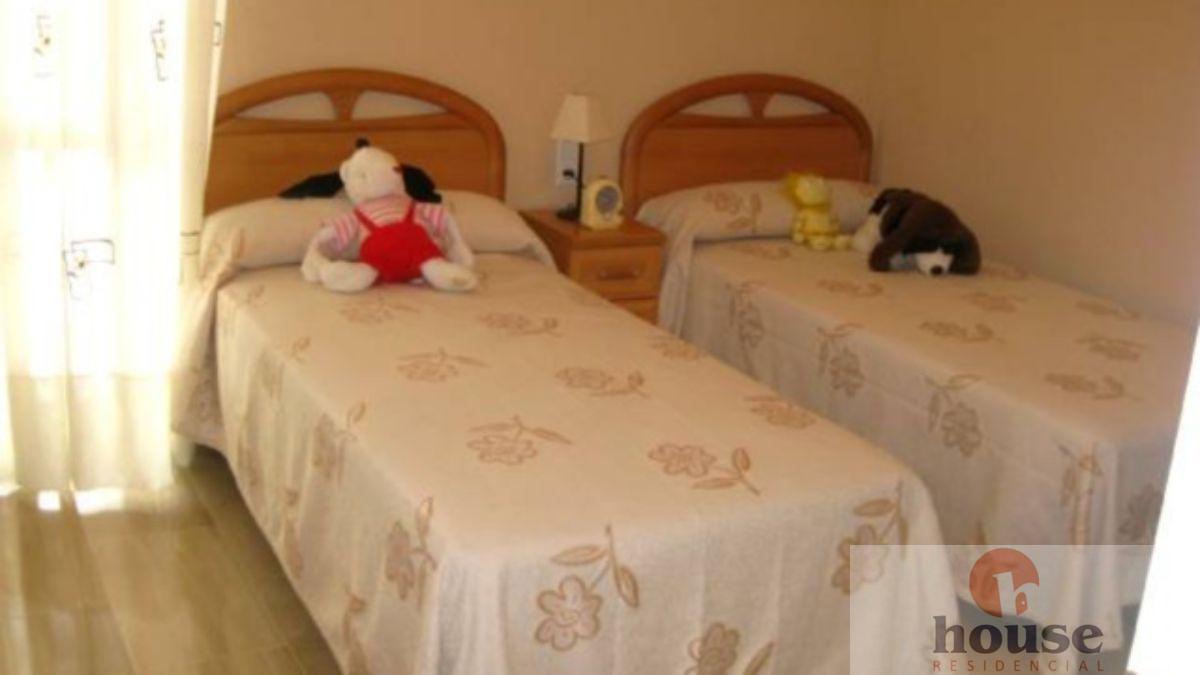 For sale of flat in Córdoba