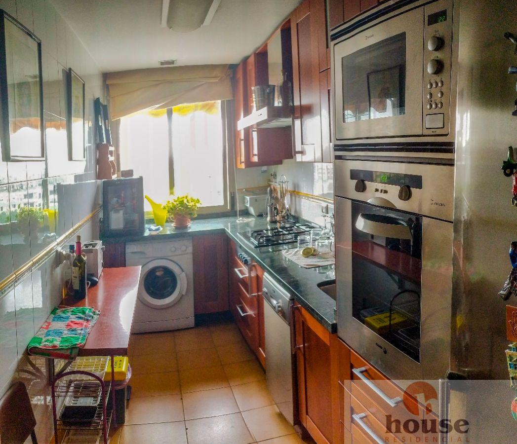 For sale of flat in Córdoba