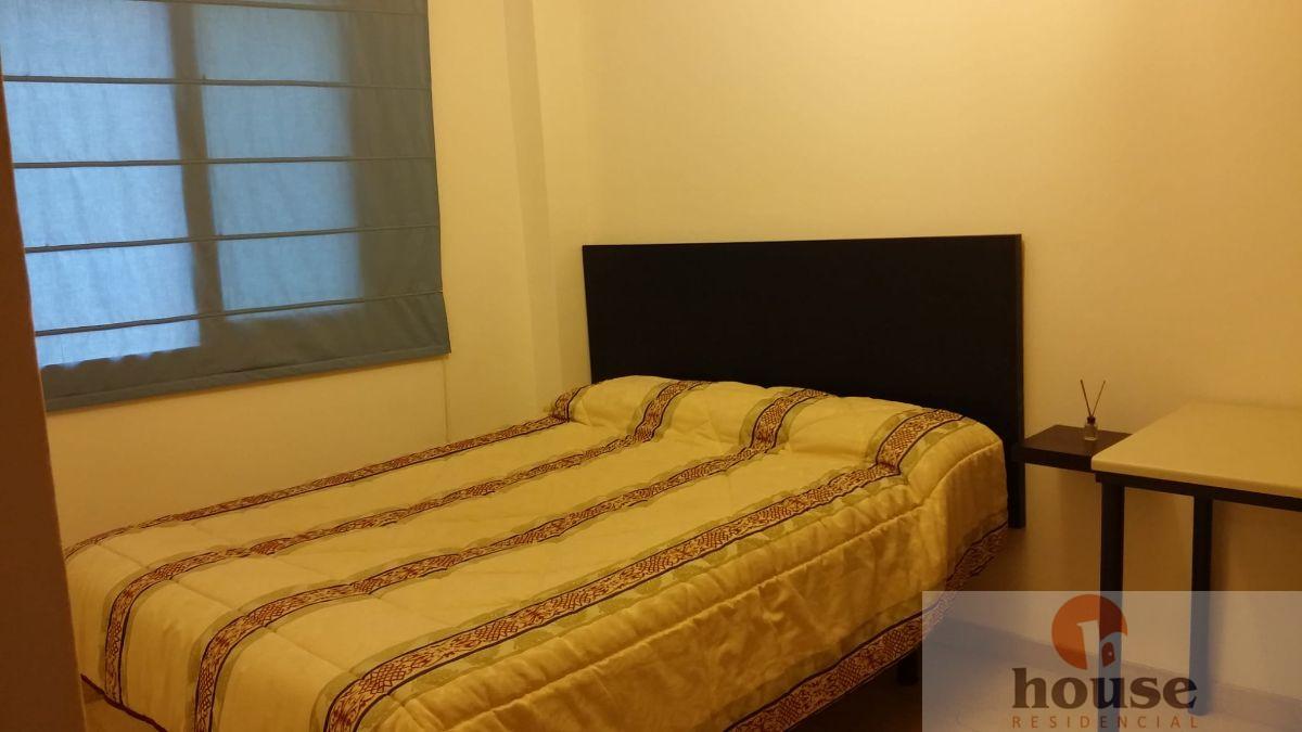 For sale of flat in Córdoba