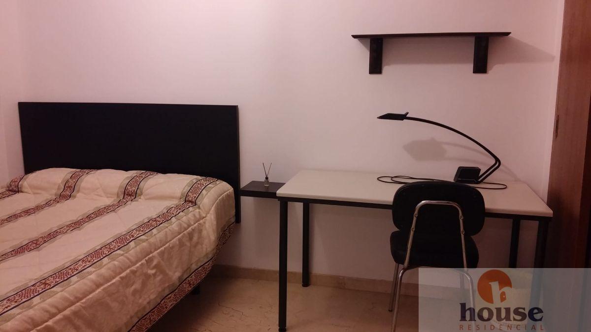 For sale of flat in Córdoba