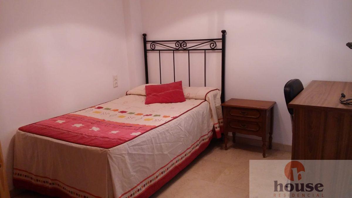 For sale of flat in Córdoba