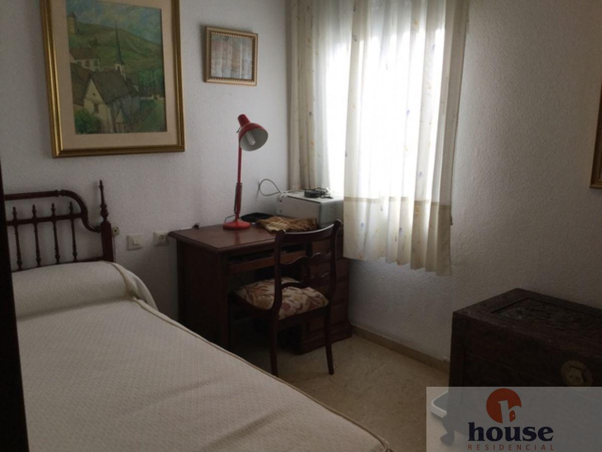 For sale of flat in Córdoba