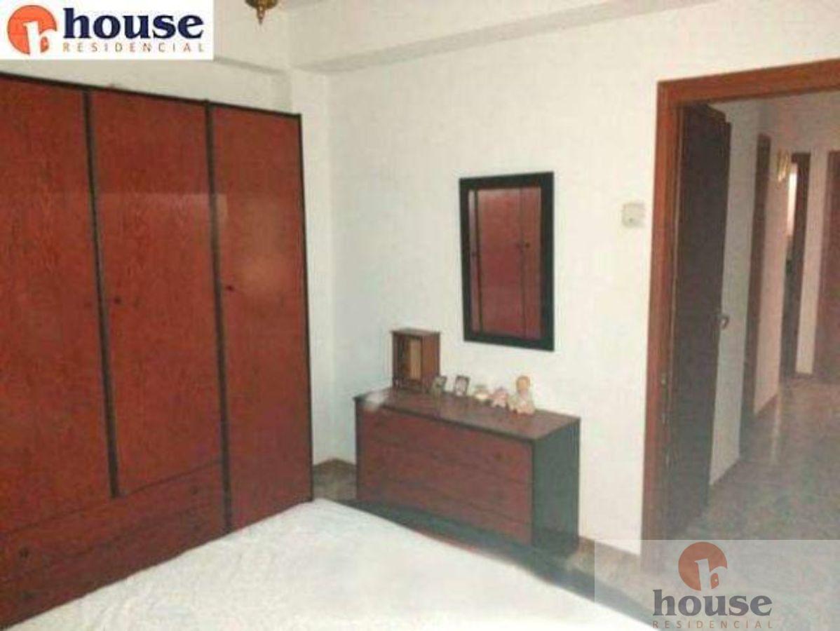 For sale of flat in Córdoba