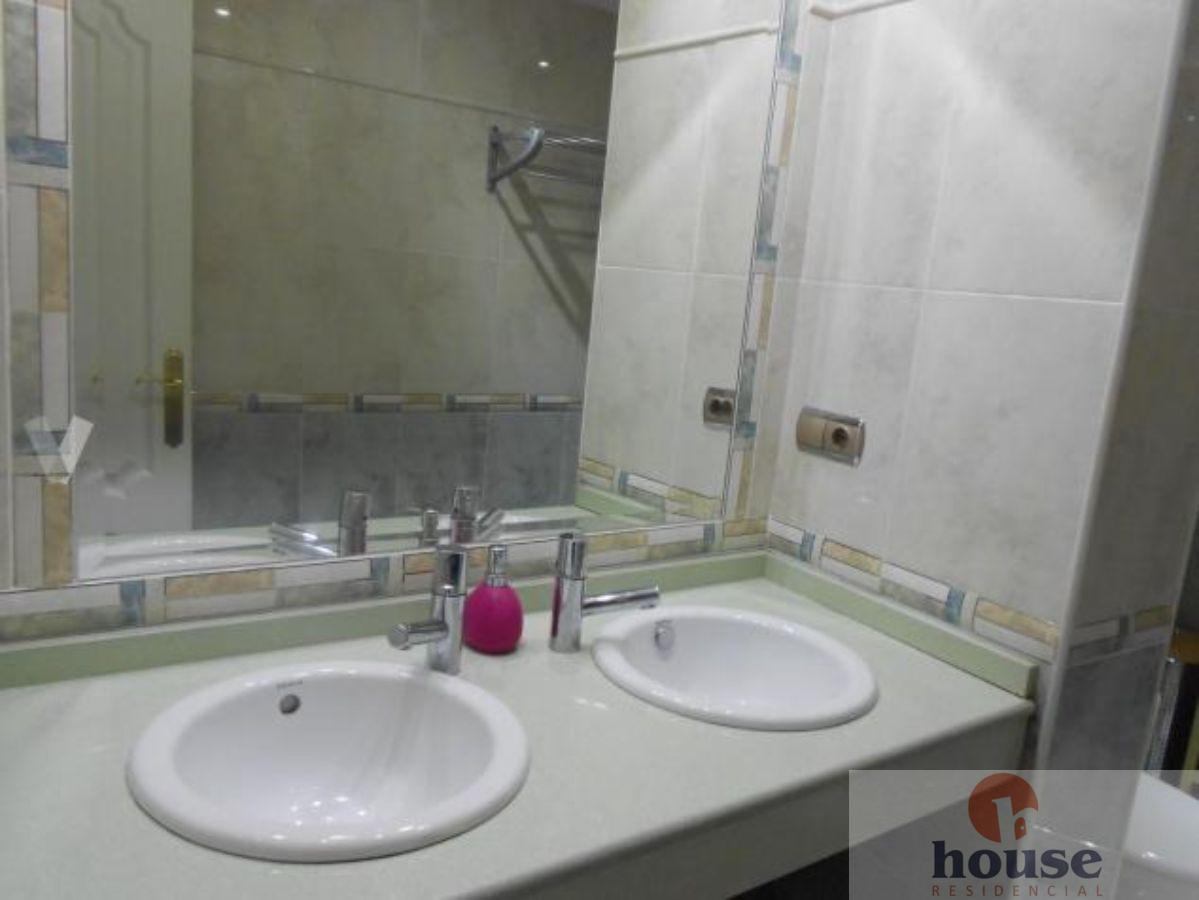 For sale of flat in Córdoba