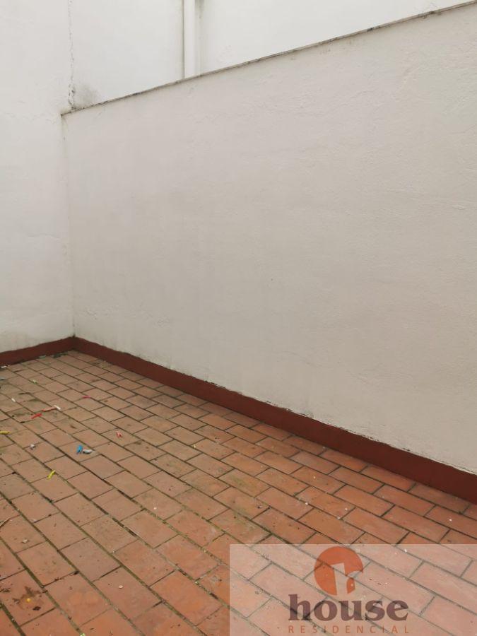 For sale of commercial in Córdoba