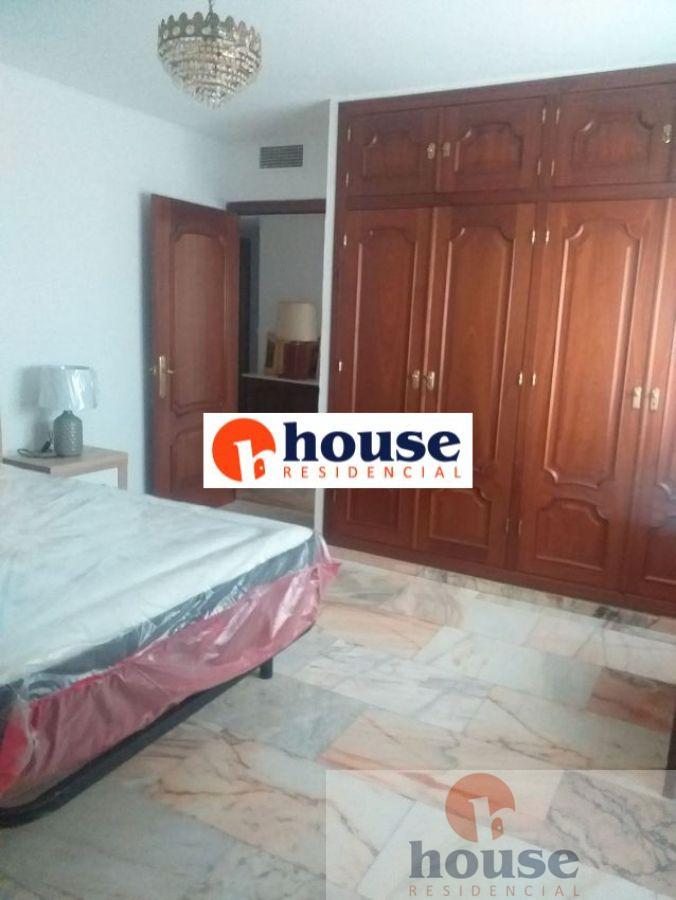 For sale of flat in Córdoba