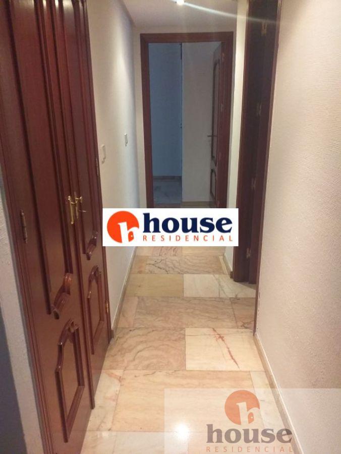 For sale of flat in Córdoba
