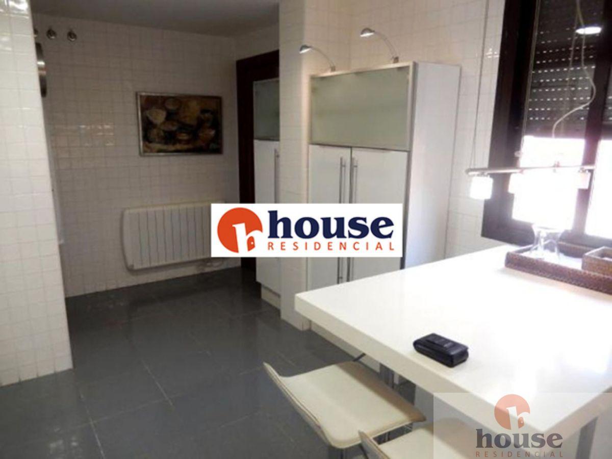 For sale of penthouse in Córdoba