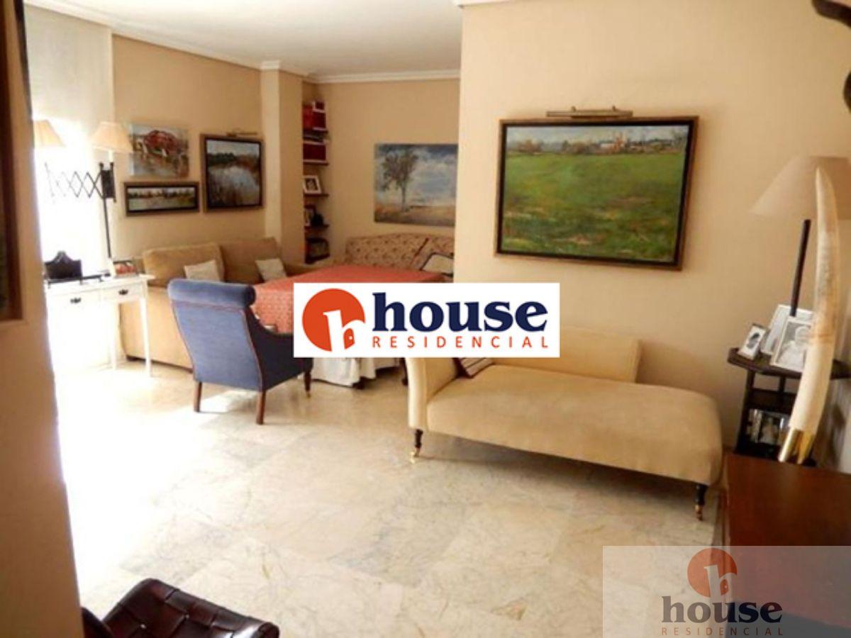 For sale of penthouse in Córdoba