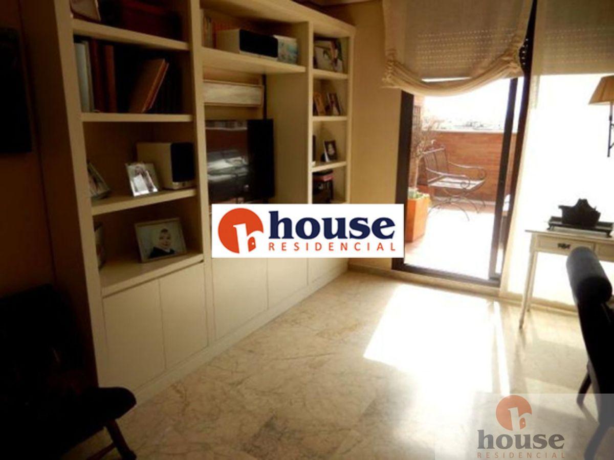 For sale of penthouse in Córdoba