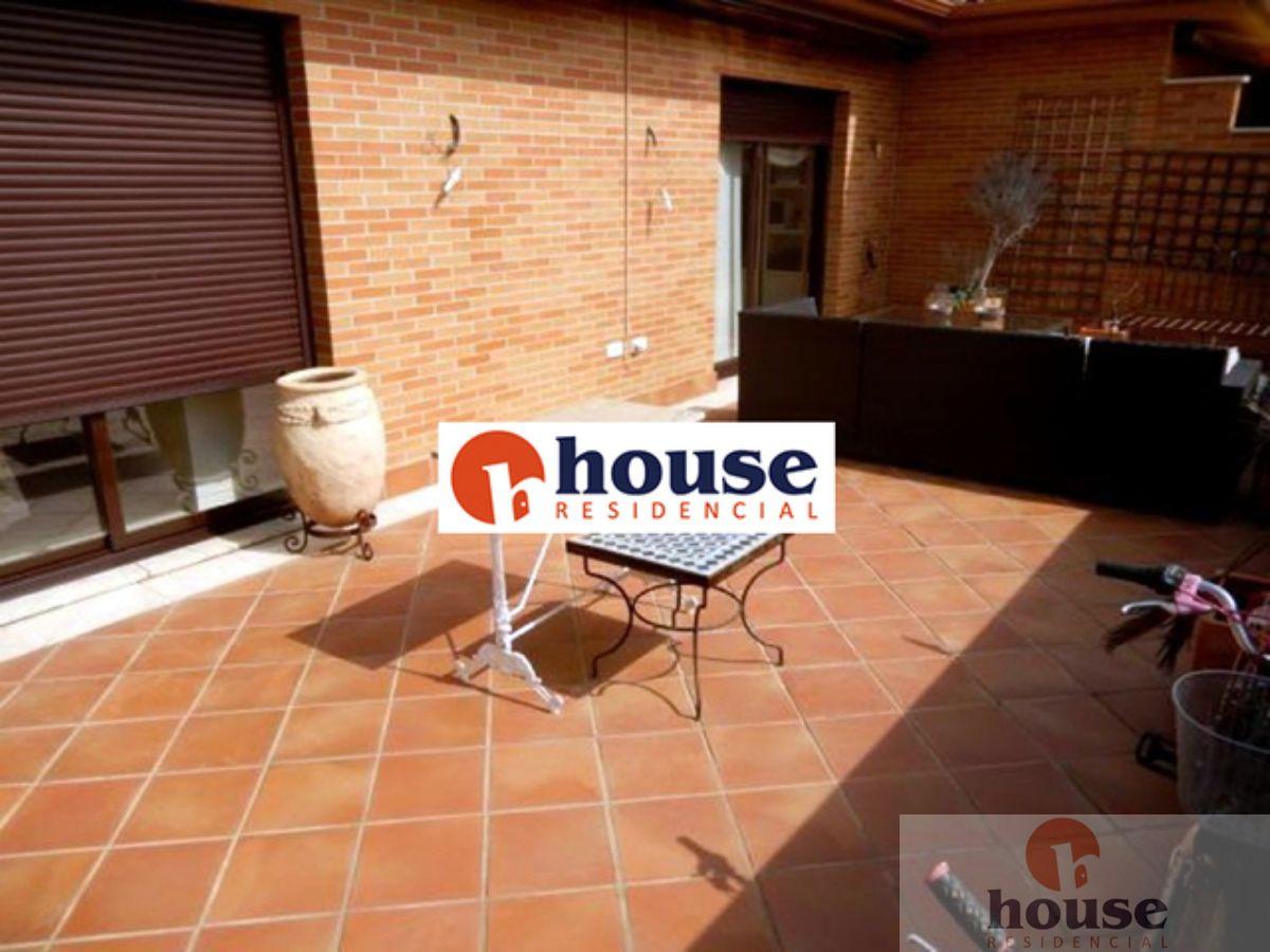 For sale of penthouse in Córdoba