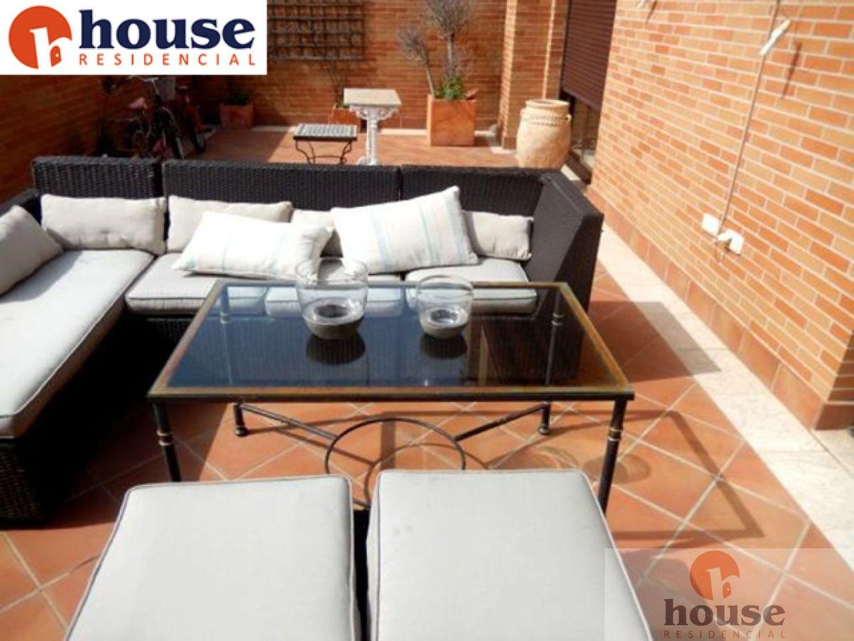 For sale of penthouse in Córdoba