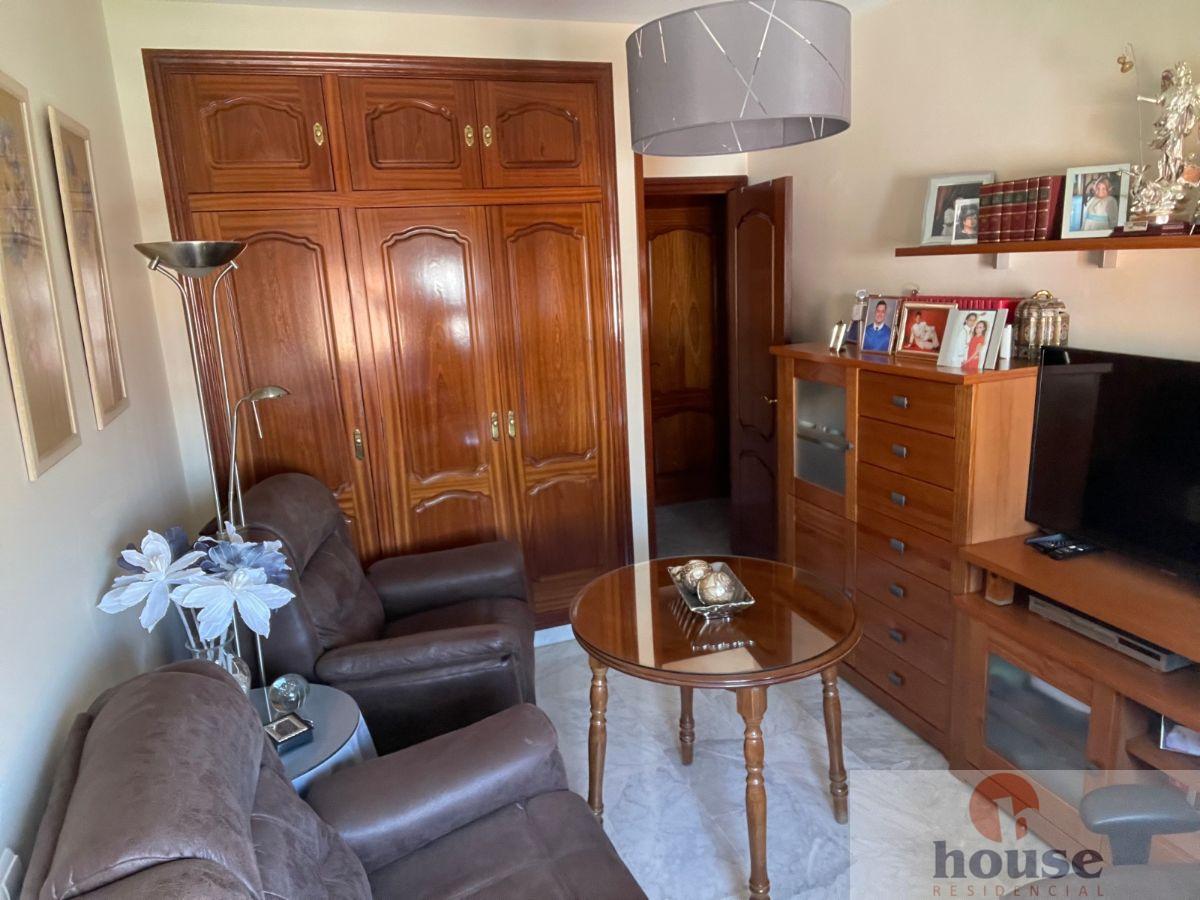 For sale of flat in Córdoba