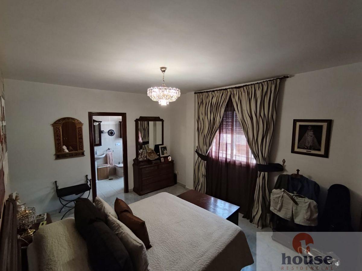 For sale of flat in Córdoba