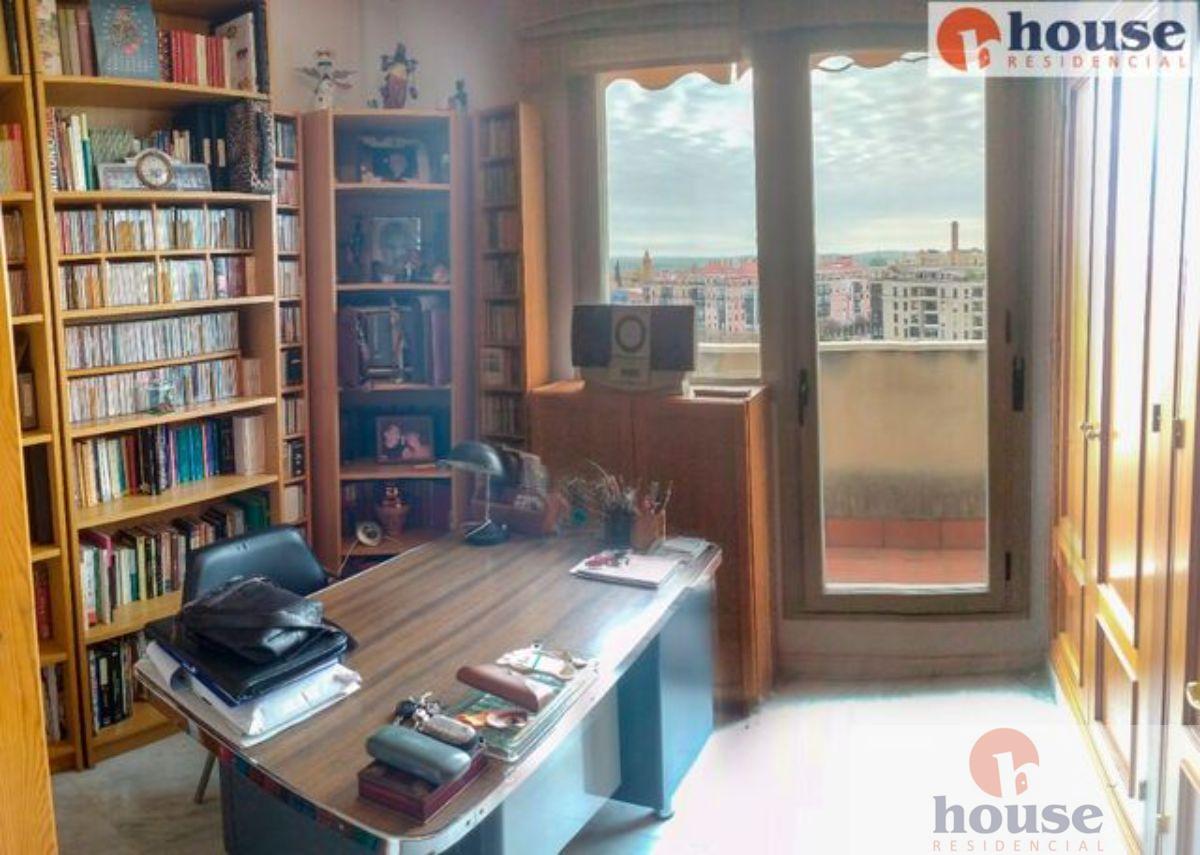 For sale of flat in Córdoba