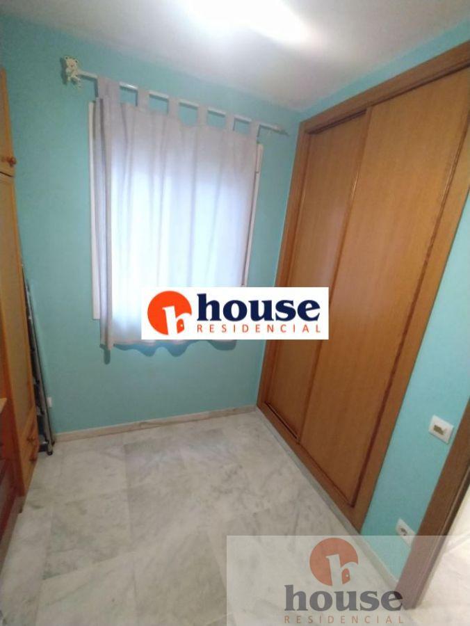 For sale of flat in Córdoba