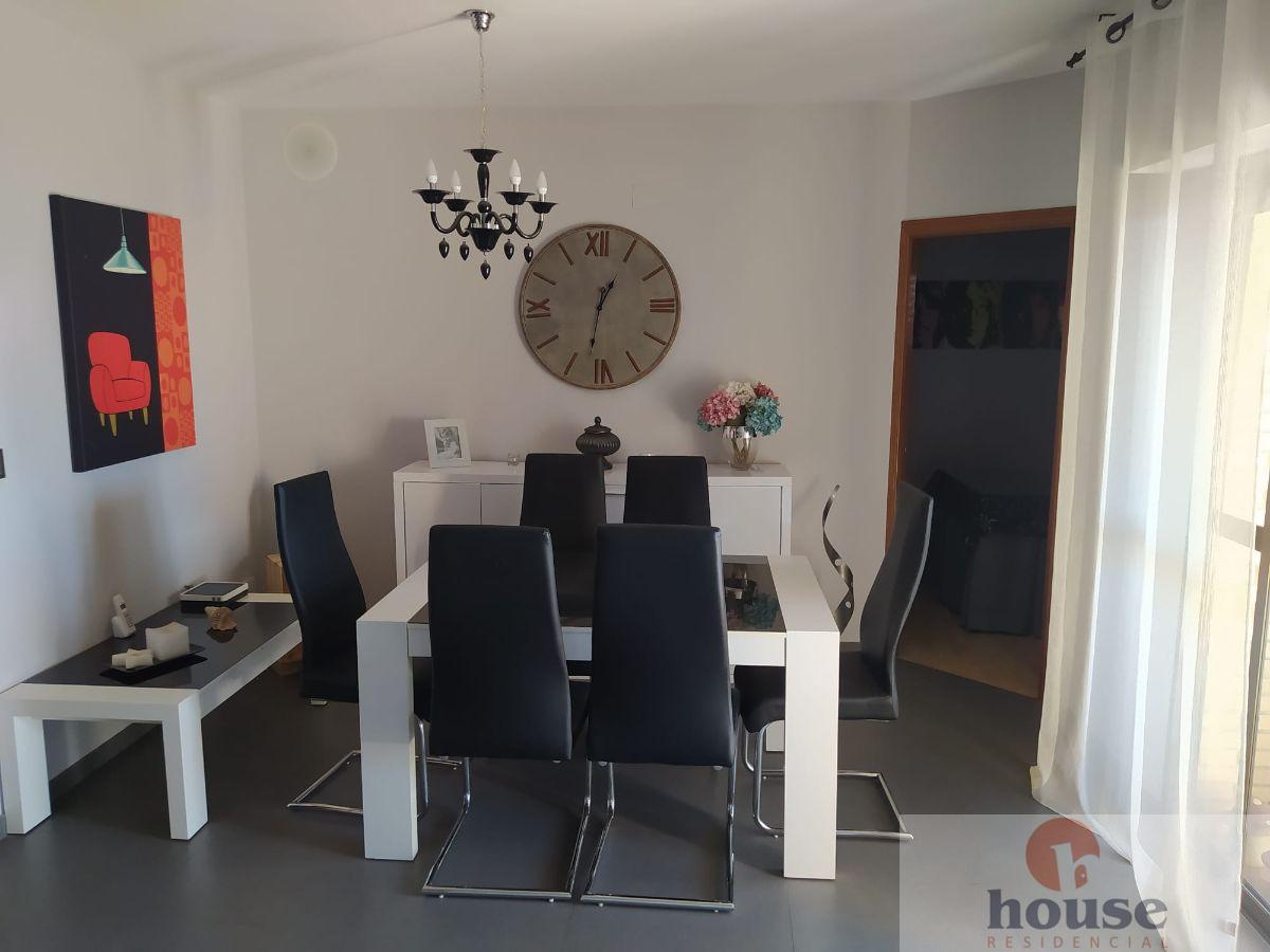 For sale of flat in Córdoba