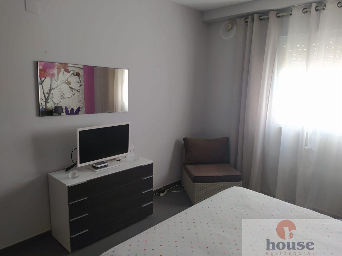 For sale of flat in Córdoba