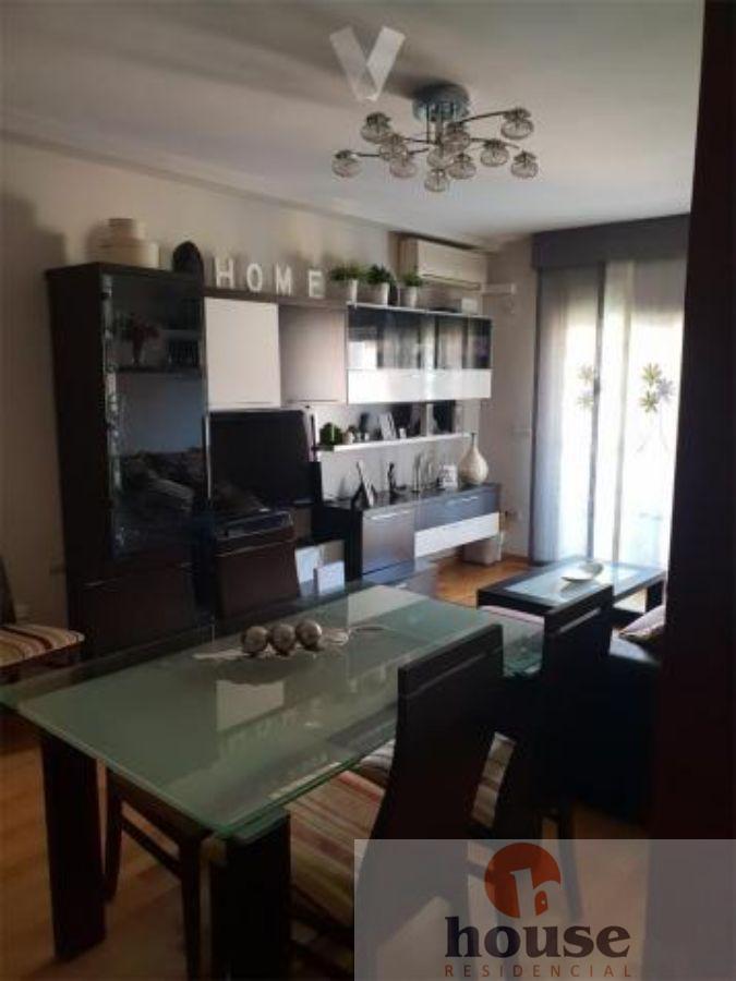 For sale of flat in Córdoba