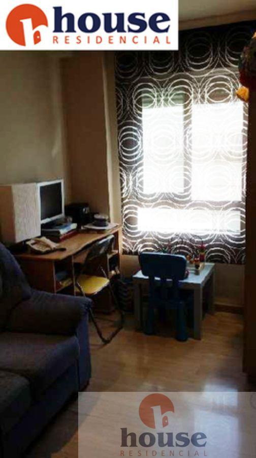 For sale of flat in Córdoba