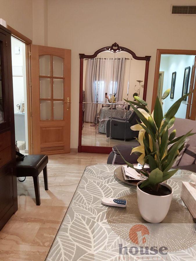 For sale of flat in Córdoba