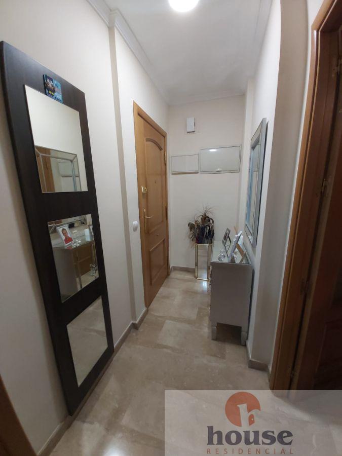 For sale of flat in Córdoba