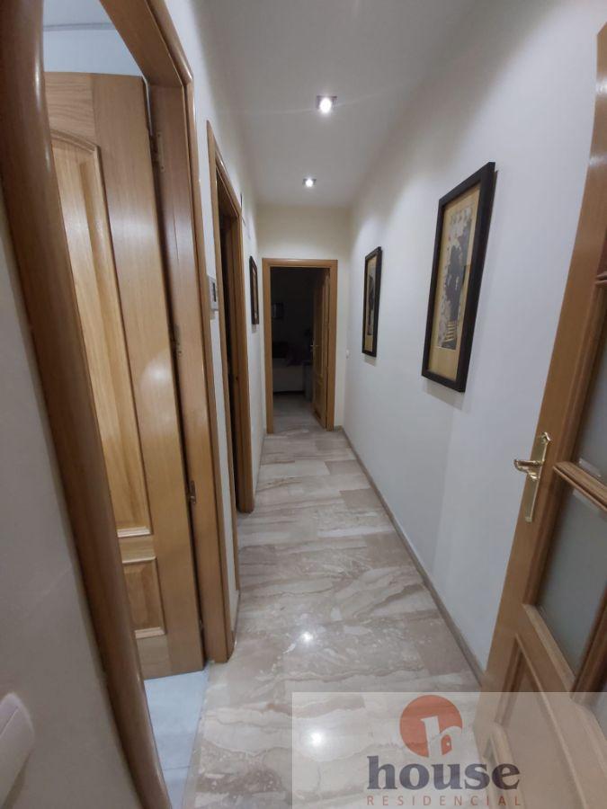 For sale of flat in Córdoba