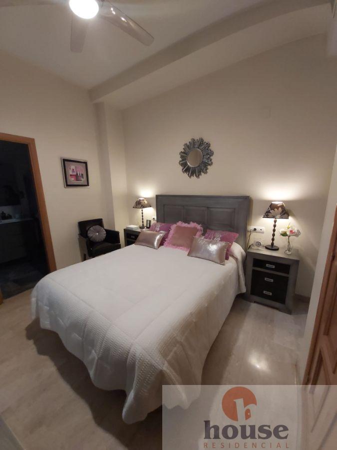 For sale of flat in Córdoba