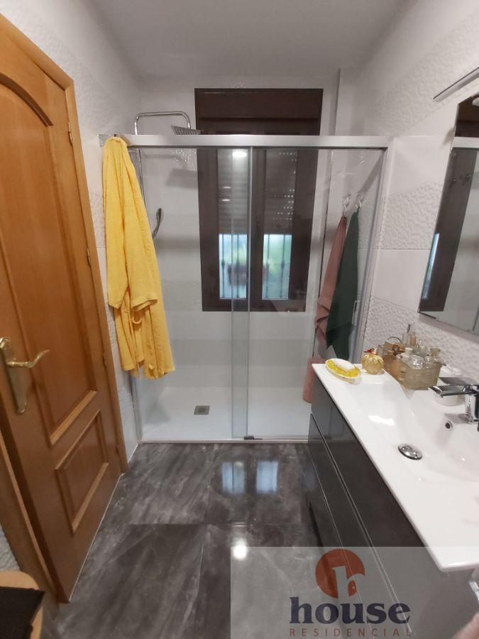 For sale of flat in Córdoba