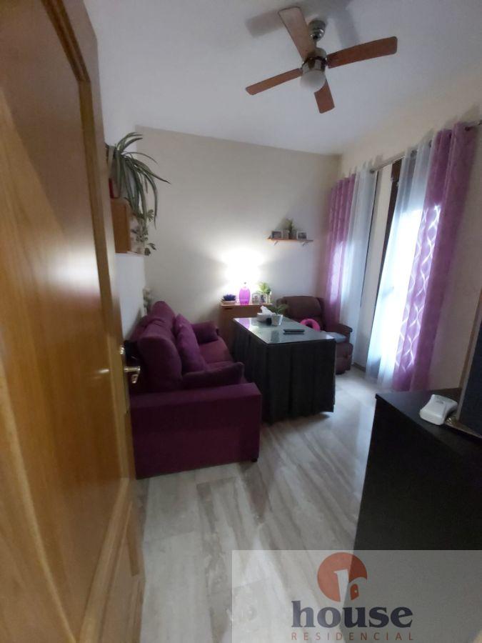 For sale of flat in Córdoba