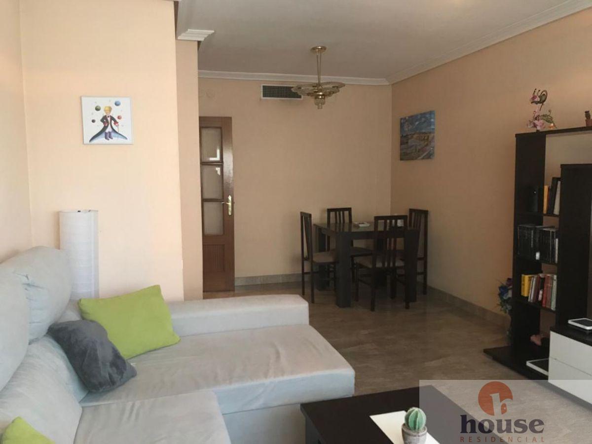 For sale of flat in Córdoba