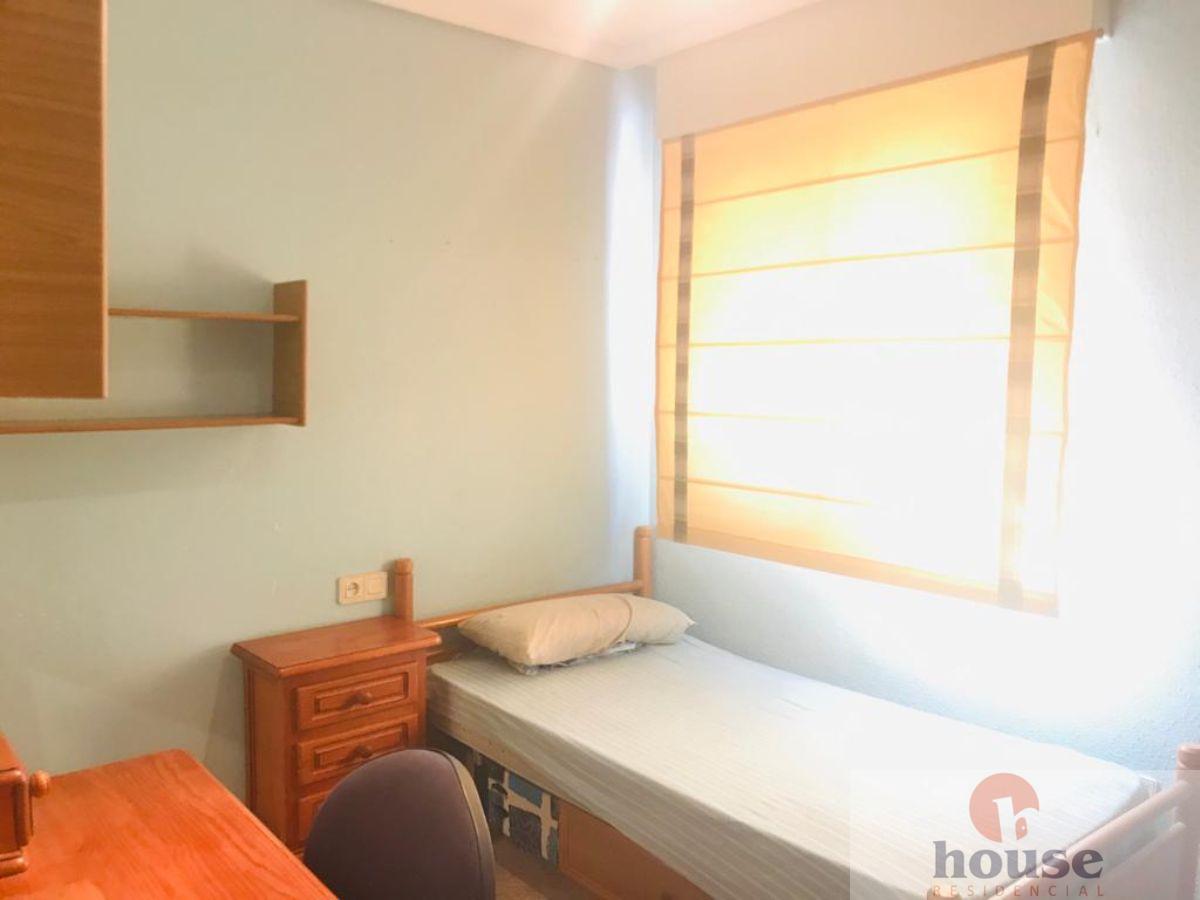 For sale of flat in Córdoba