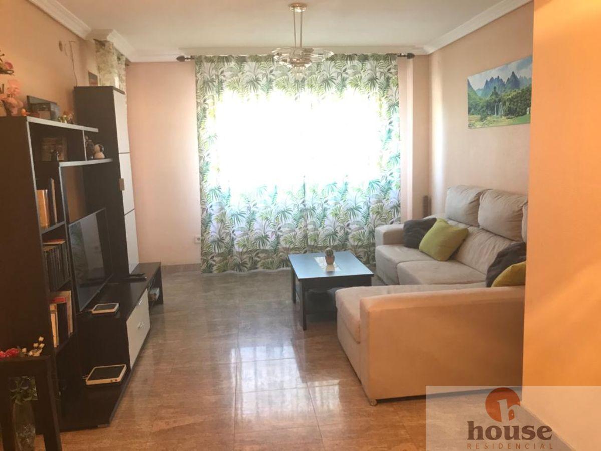 For sale of flat in Córdoba