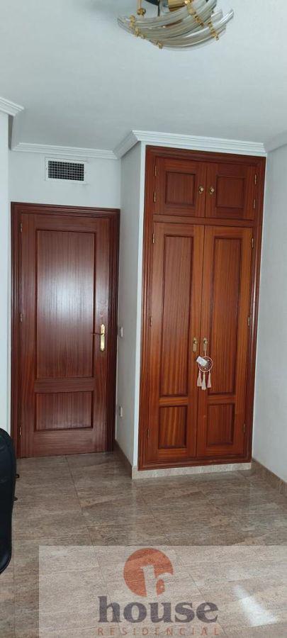 For sale of flat in Córdoba