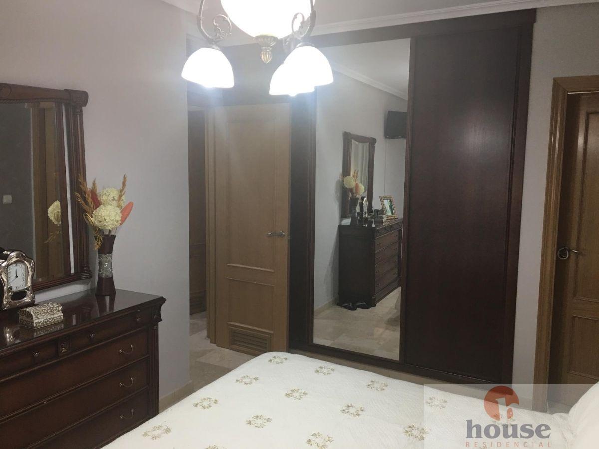 For sale of flat in Córdoba