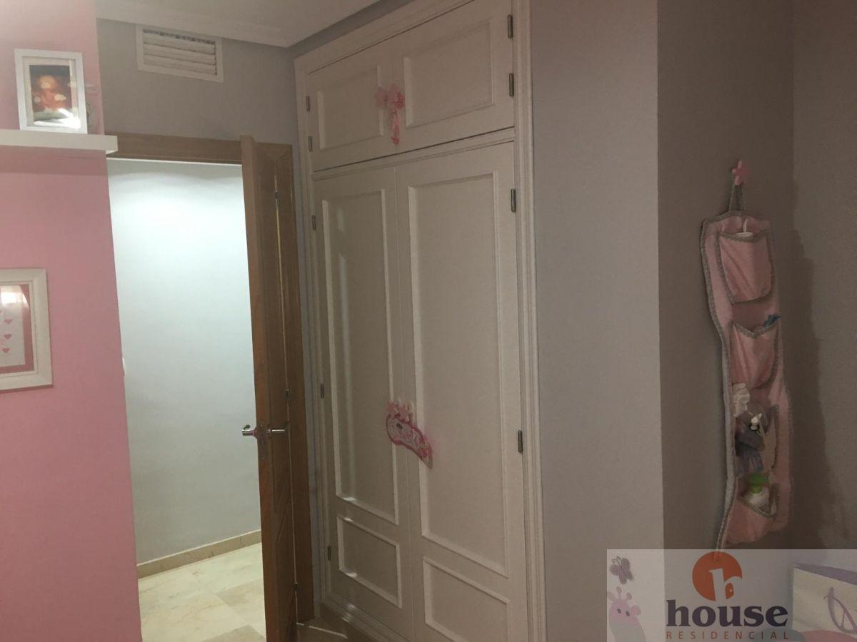 For sale of flat in Córdoba