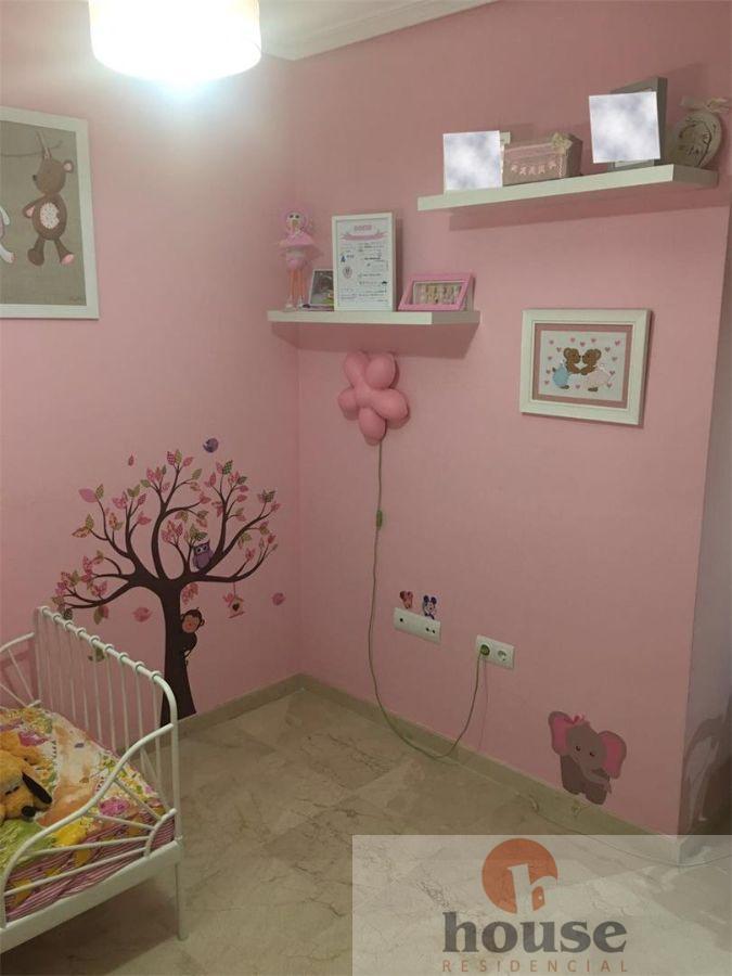 For sale of flat in Córdoba