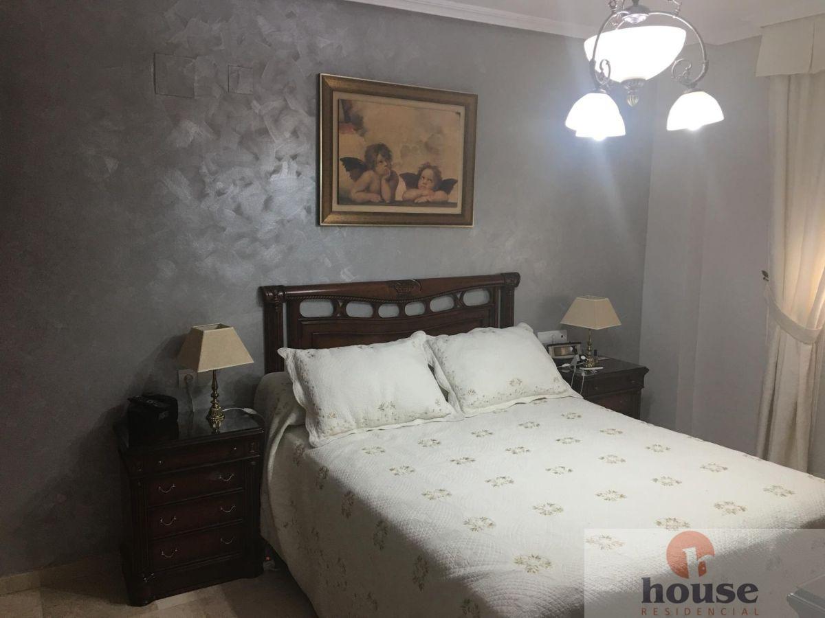 For sale of flat in Córdoba